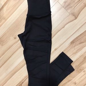 Lululemon High Waisted Tech Mesh Leggings